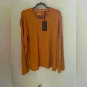 Motion Mens Top. Size XL. Copper Color. NWT